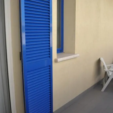 Thea & بيلاريا-إيجيا مارينا