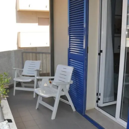 Thea & Aparthotel 3*