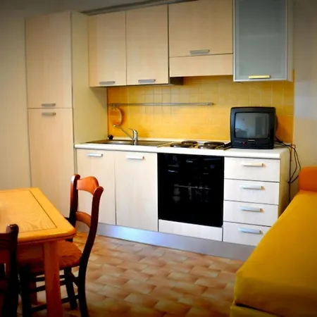 Aparthotel Thea &